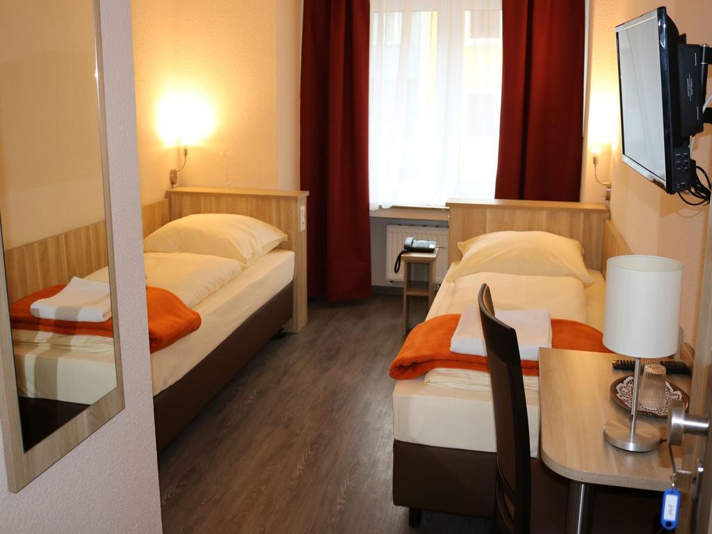 Hotel Paris Dusseldorf Exterior photo