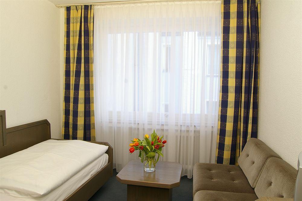 Hotel Paris Dusseldorf Exterior photo